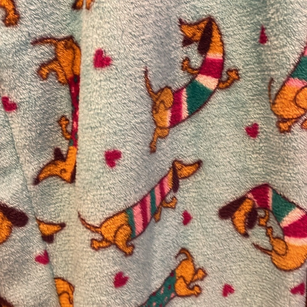 Super soft dachshund pajama bottoms. - Picture 4 of 9